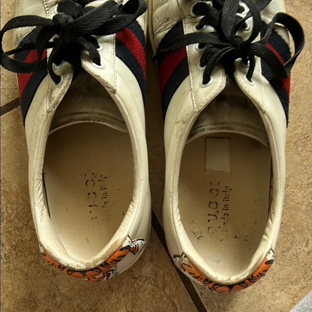 Gucci Tiger Stamp Shoes. Limited edition, well loved. Wear on toes. - Picture 2 of 4